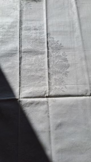 Tovaglia rettangolare con sei tovaglioli