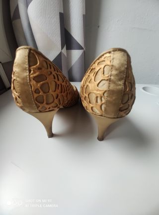 Zapatos de salón marca Nora