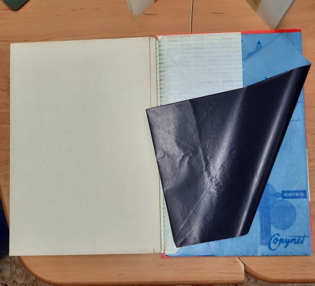 Lote: Máquina de escribir Olivetti + complementos