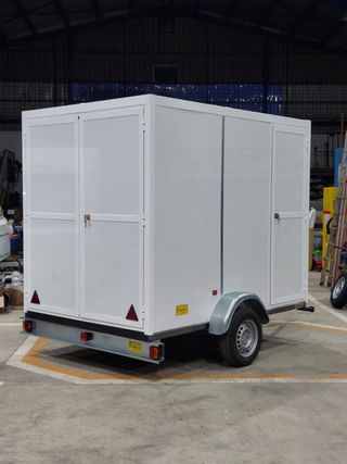 remolque cerrado sandwich