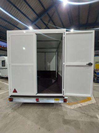 remolque cerrado sandwich