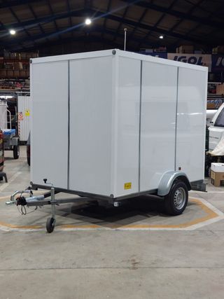 remolque cerrado sandwich