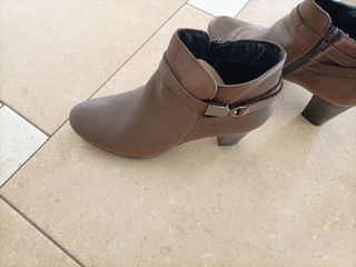 Tronchetti nuovi Keys pelle marroni 41