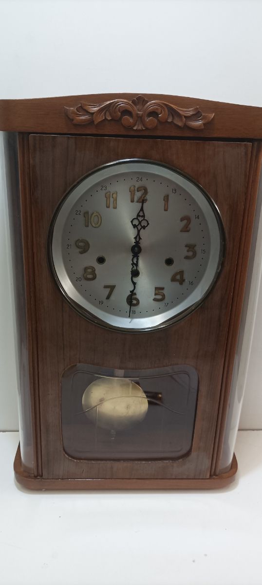 RELOJ ANTIGUO DE PARED DE PILAS 2