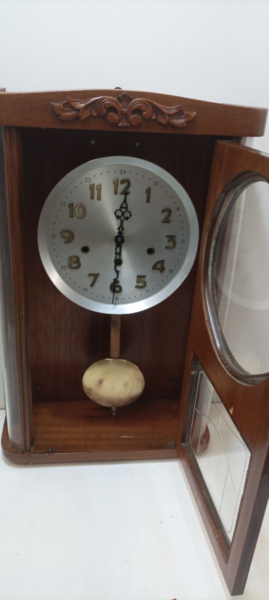 RELOJ ANTIGUO DE PARED DE PILAS 2