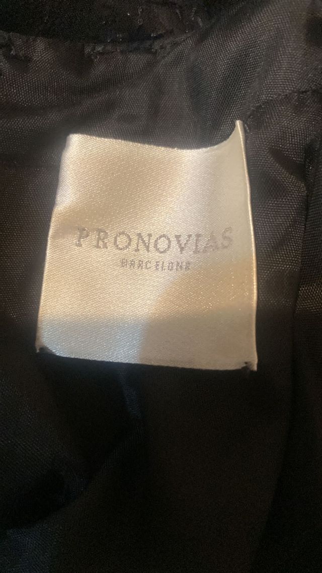 Vestido de fiesta de Pronovias.