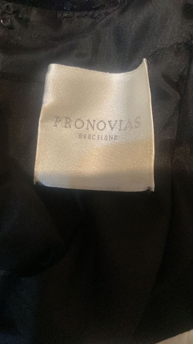 Vestido de fiesta de Pronovias.