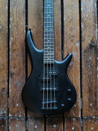 Ibanez mikro basso nero opaco junior scala corta