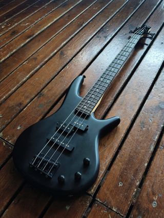 Ibanez mikro basso nero opaco junior scala corta