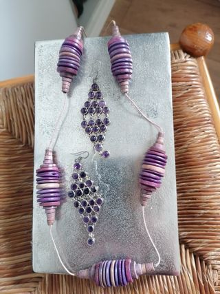 Collar de madera y pendientes cristal 