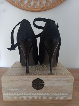 Zapatos de tacón negros 