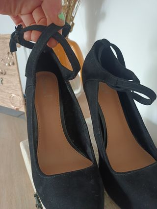 Zapatos de tacón negros 