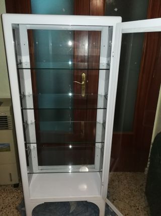 Armario/Vitrina de cristal con llave color blanco