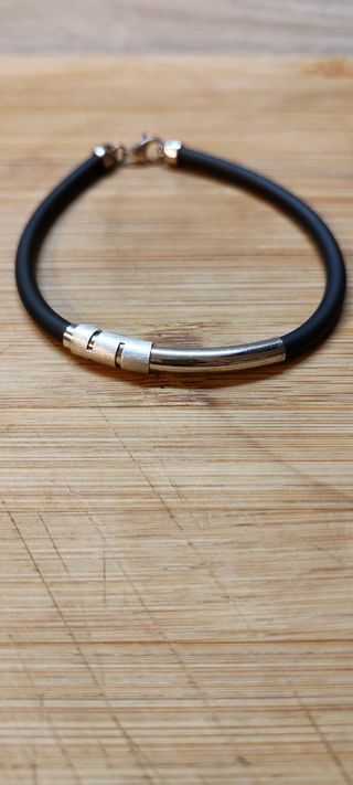 Bracciale in argento e caucciù 