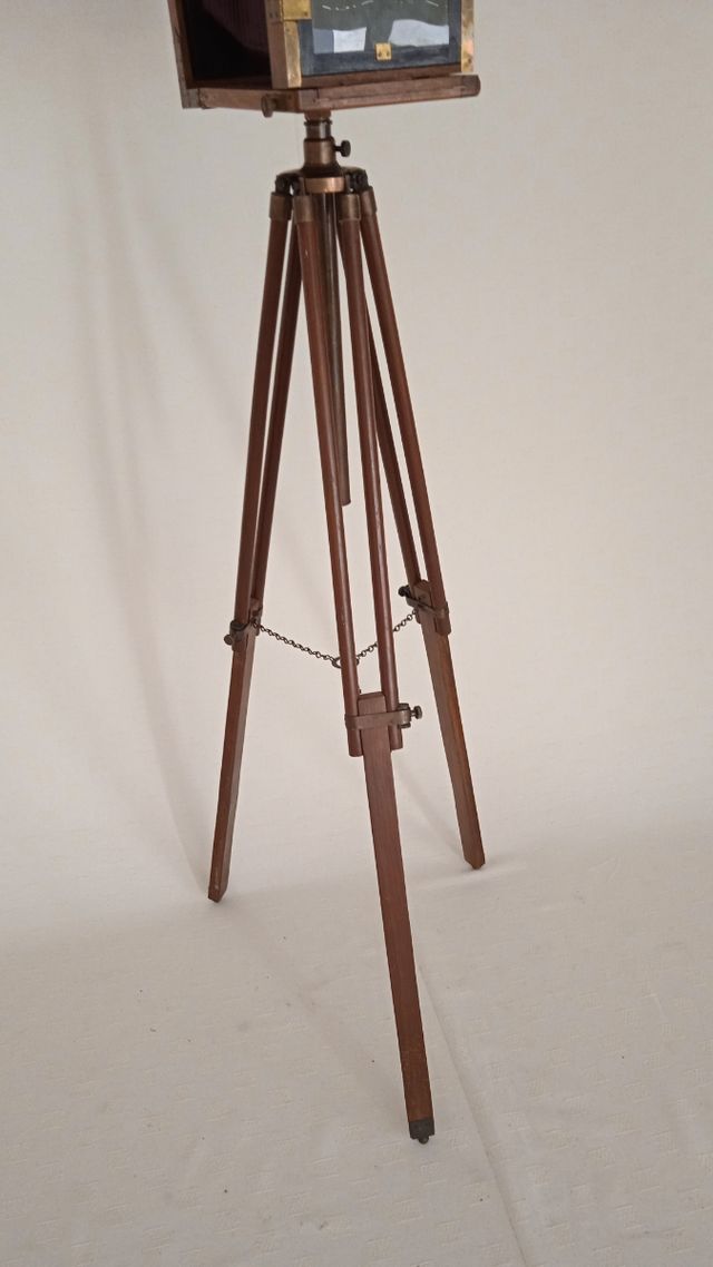 Lampara trípode