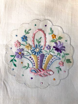 Set di 3 asciugamani in puro lino ricamati a mano