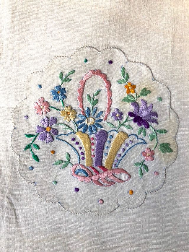 Set di 3 asciugamani in puro lino ricamati a mano