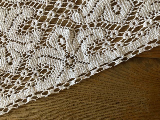 Tovaglia in pizzo fatta a mano