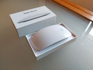 MacBook Air 13 + Magic Mouse + Funda