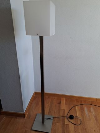 Lampada de pie