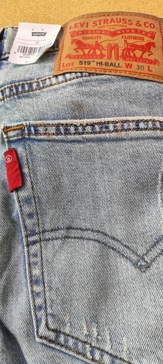 Jeans Levis 519 nuevos con etiquetas