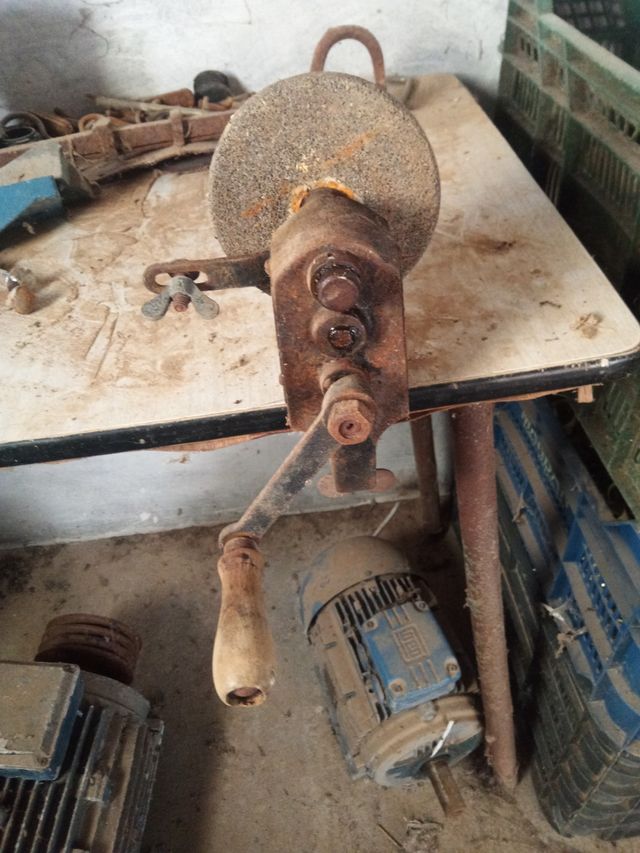 Afilador antiguo de mano