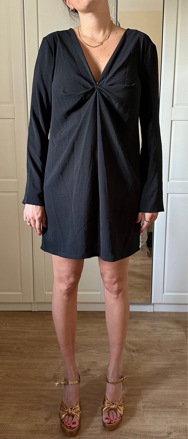 vestido negro mini de zara