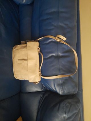 Bolso de mano y para colgar . Regulable