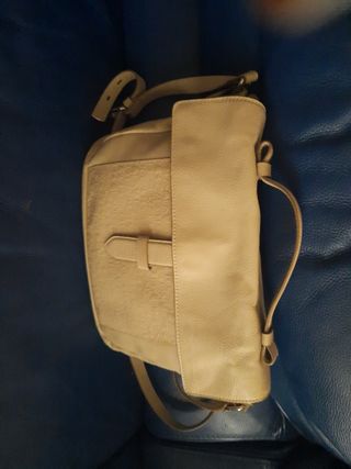 Bolso de mano y para colgar . Regulable
