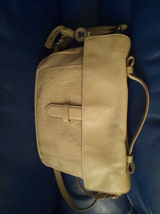 Bolso de mano y para colgar . Regulable