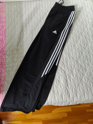 Pantalón Adidas sin estrenar 