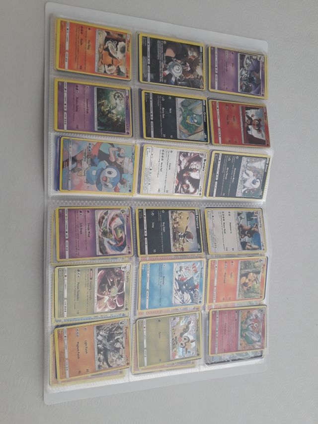 albun con 400 cromos pokemon
