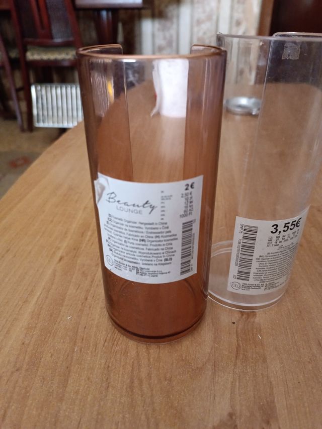 2 organizadores de cosméticos