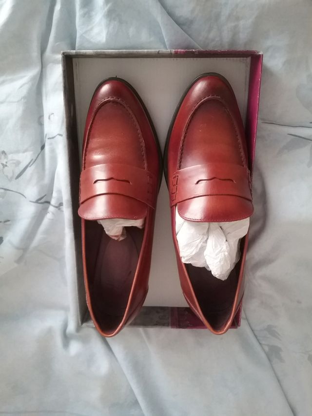 Zapatos marrones de piel