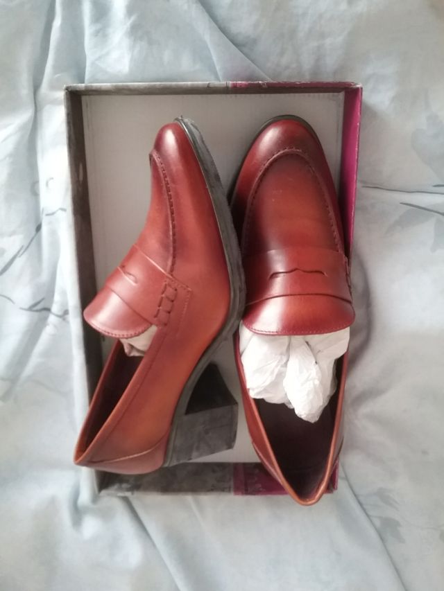 Zapatos marrones de piel