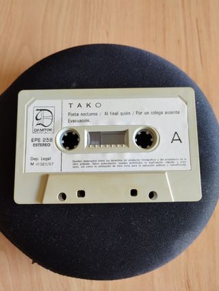 Casette TAKO  (Damitor, 1986) firmado
