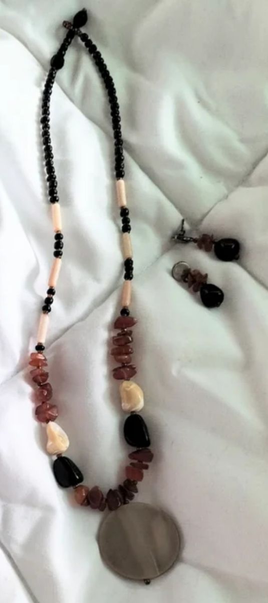 COLLAR/PENDIENTES DE ÁGATAS-SHUNGUITA-NACAR