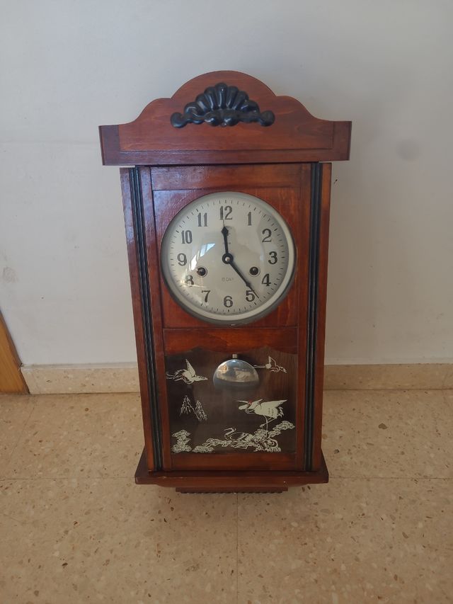 Reloj antiguo de pared