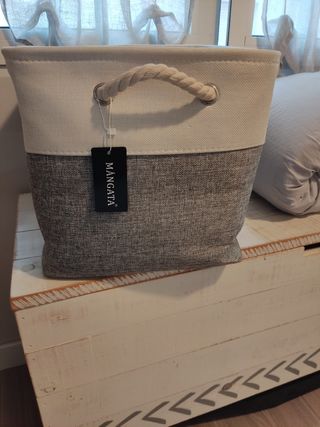 Cesta, gris y blanco 