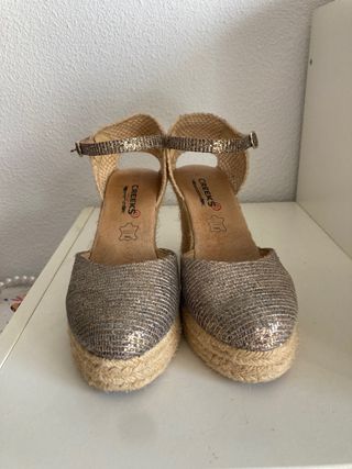 Sandalias con plataforma plateadas