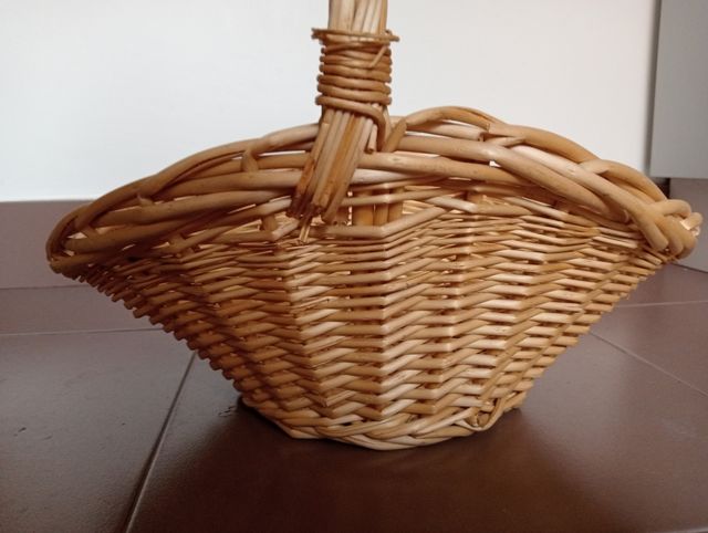 Cesta de Mimbre, Hecha a Mano