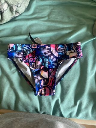 bañador arena talla 26 (10-11 años)