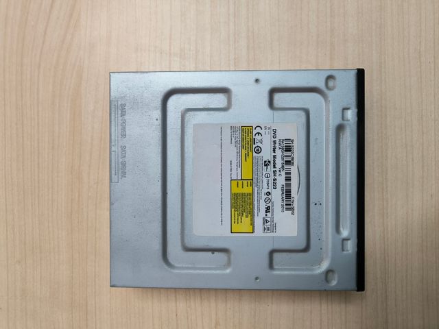 Disquetera SATA para PC sobremesa