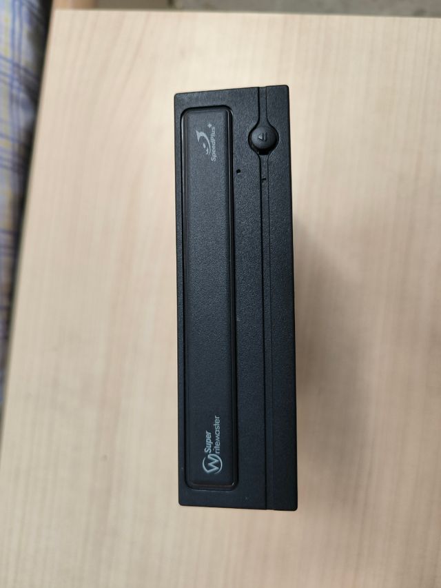 Disquetera SATA para PC sobremesa