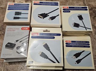 Cables y adaptadores de diferente tipos y medidas 