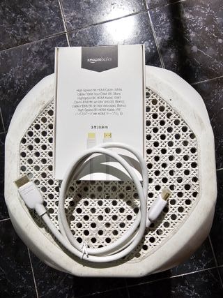 Cables y adaptadores de diferente tipos y medidas 