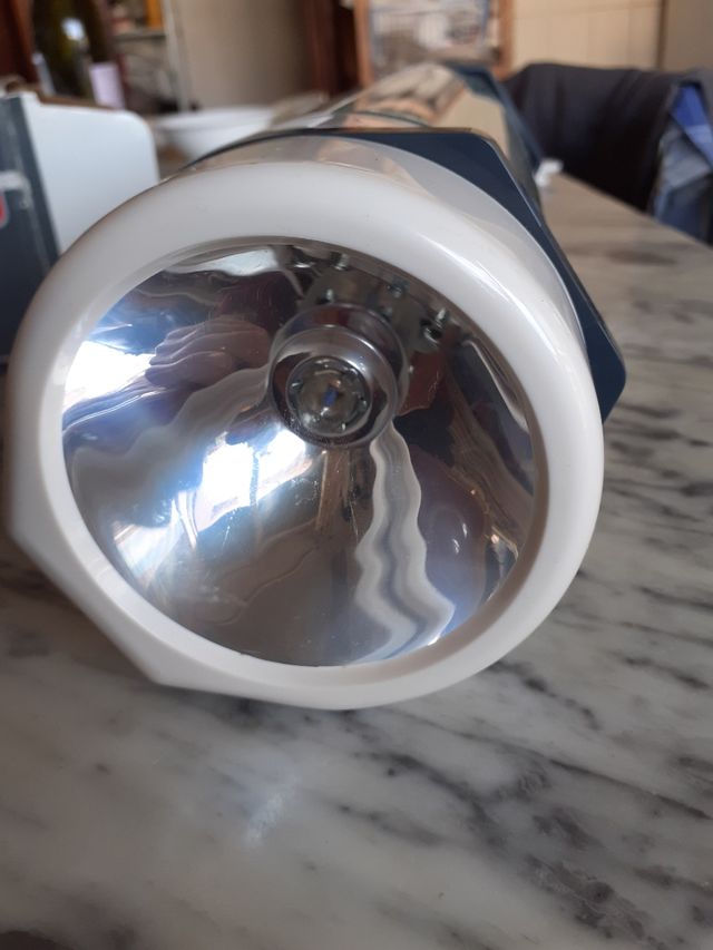 lampada potente con allarme e lampeggianti