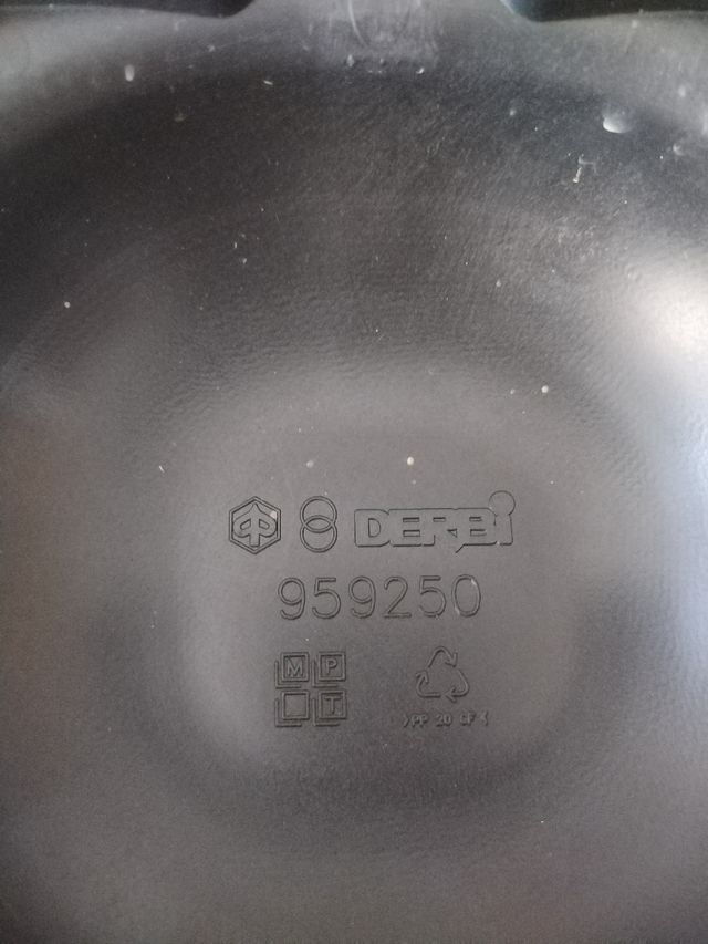Tapa registro carburador Piaggio nrg