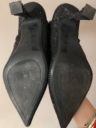 Botines tacon brillo Zara