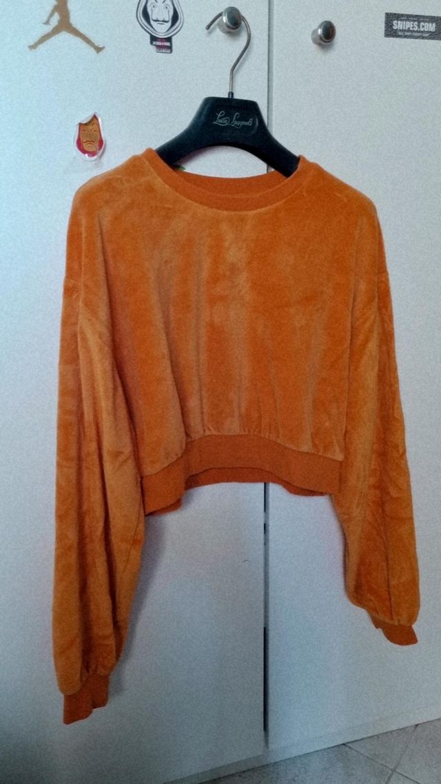 Felpe crop top Bershka e H&m